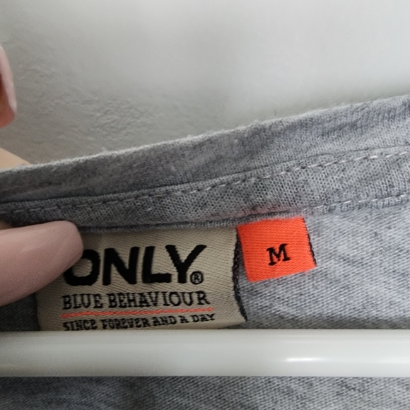 3 for $25 Only Paris New York London grey gray t-shirt medium - Picture 3 of 5